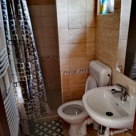 Frühstückspension Toldi Rendezvenyhaz Etterem Es Vandor Panzio Pécs