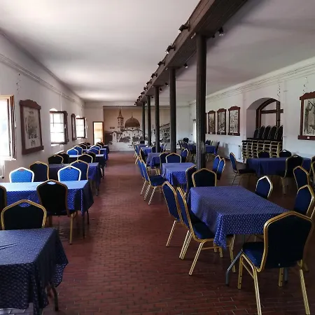 Toldi Rendezvenyhaz Etterem Es Vandor Panzio Frühstückspension Pécs